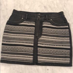 H&M Skirts - Cute Aztec black design skirt. Size 6 from H&M H&M Skirts - Cute Aztec black design skirt. Size 6 from H&M